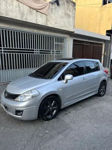 Nissan Tiida SL 1.8/1.8 Flex 16V Aut. 2012