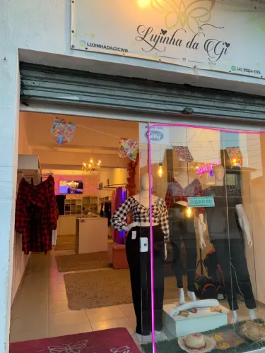 Atenção!! Loja  de roupas completa porteira fechada 