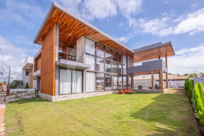 Casa á Venda Condomínio fechado