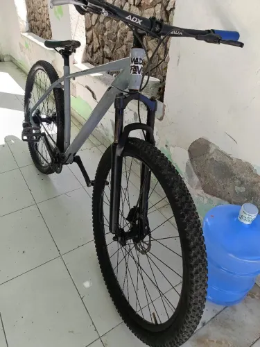 Bicicleta aro 29 de alumínio