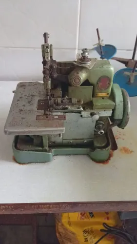 Máquina de custura 