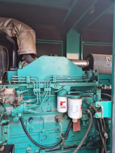 gerador 170 KVA cabinado motor cumins ano 2011