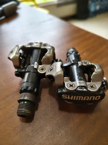 Pedal Shimano M-520 seminovo