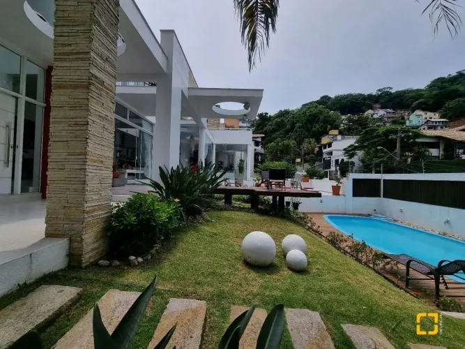 Casa Comercial em Centro