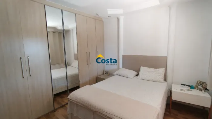 Aluga-se Casa de 4 Quartos com Piscina no Bairro Espírito Santo