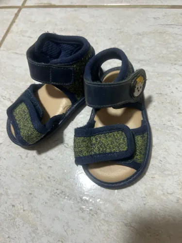 Sapatos tamanho 18 menino 