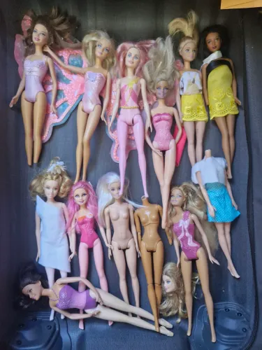Lote de sucatas da Barbie