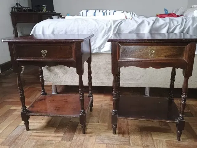 Par Mesas de Cabeceira Antigas Madeira Maciça Danilo (Criado-Mudo Vintage)