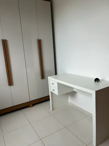 Mesa de escrivaninha + cadeira