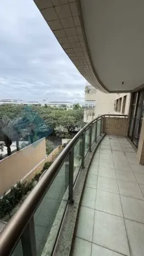 Peninsula,alto padrão,varadão, 2 quartos(1 suites)+dependencias