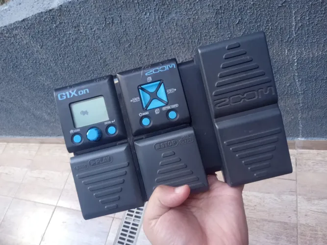 Pedaleira Zoom G1Xon