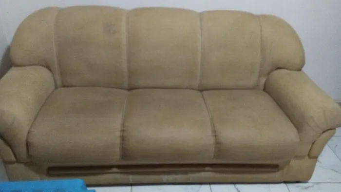 Vendo sofá 3 lugares tecido impermeável R$300,00