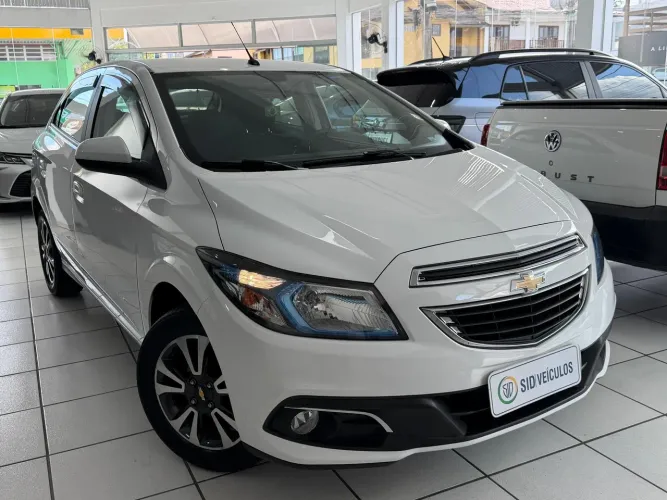 Chevrolet Onix Hatch LTZ 1.4 8V Flex Power Aut. 4P 2015