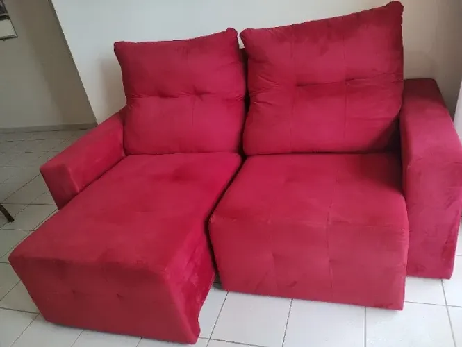 Sofá retrátil , 2 metros, semi novo.