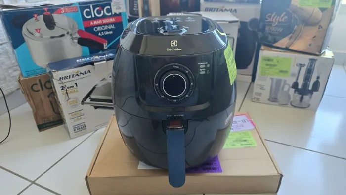 [NOVO] Air Fryer Electrolux 5L Family Efficient Rita Lobo EAF50 - 220V