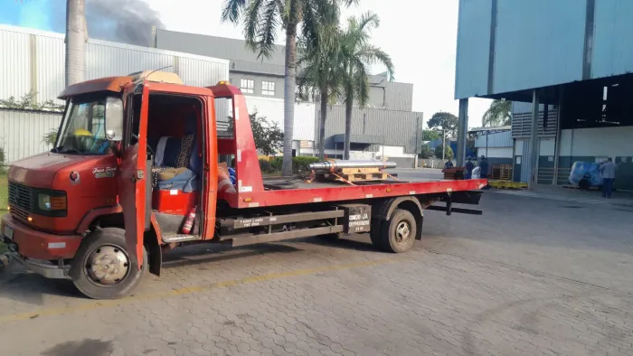 Vendo Prancha guincho Mercedes 912