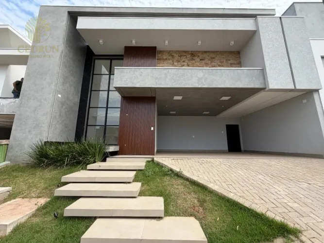 Casa térrea à venda em Maringá, Residencial Hayashi, com 3 suítes, 206 m² e piscina