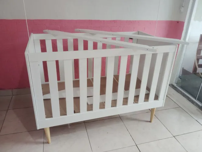 Vendo berço novíssimo da marca Riller móveis infantis 