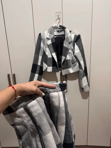 Conjunto casaco e saia xadrez M