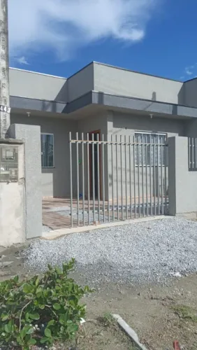 Aluga - se casa na Praia por dia