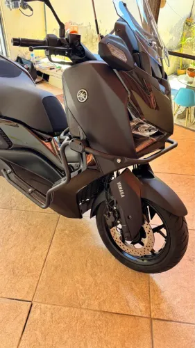XMax 300 Connected 2026