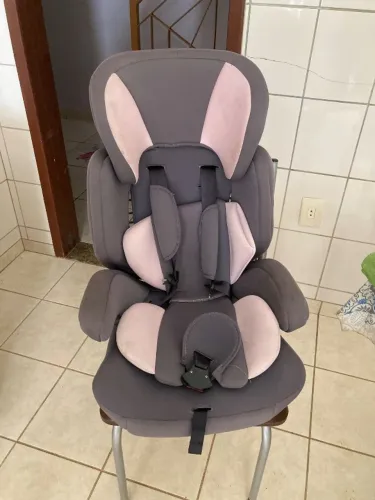 Cadeirinha criança carro rosa