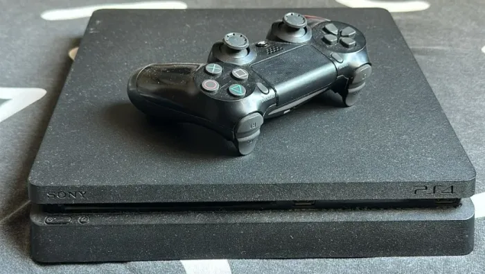 PS4 Slim