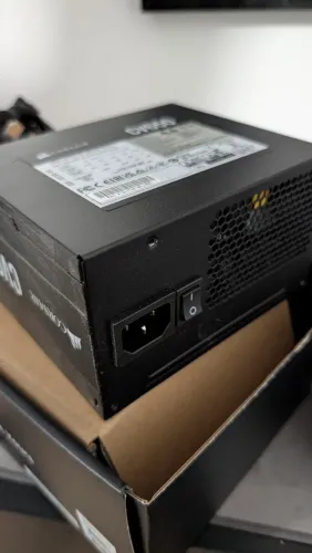 Fonte Corsair 650w
