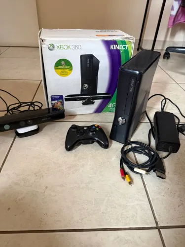 Xbox 360 com kinect *controle com defeito