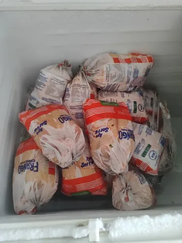 Frango Cru congelado e limpo