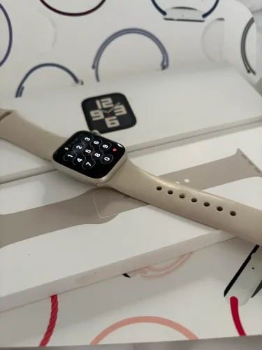 Apple Watch SE 2 geração starlight 