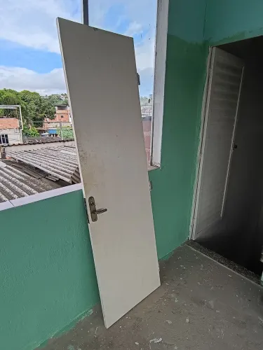 Porta de banheiro com 60 cm .