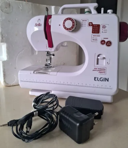 Máquina de costurar ELGIN