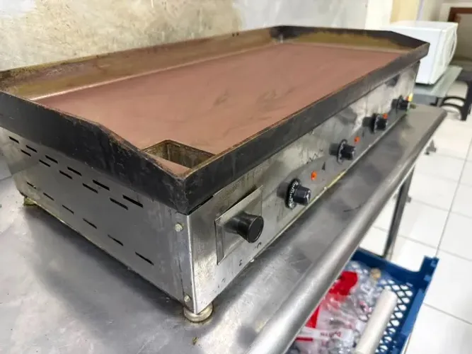 Chapa Bifeteira Elétrica 6,35M CE100 Venâncio 220V