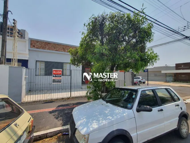 Casa para alugar, 140 m² por R$ 6.000,00/mês - Centro - Marília/SP