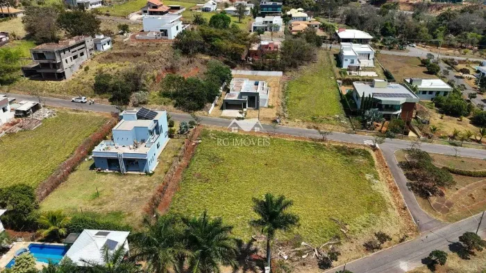 Lote no condomínio serra dos bandeirantes