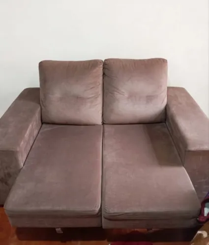 Vende sofá retrátil 2 lugares em perfeitas condições!! Dispenso curiosos, não entrego! 