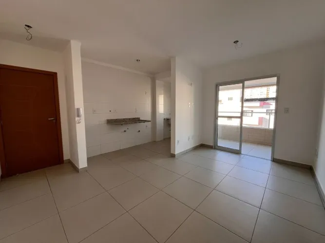 Apartamento com 2 dormitórios, piscina na cobertura, portaria 24 horas para venda ou locaç