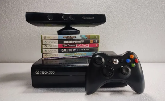 Xbox 360 E (Super Slim) + Kinect + 6 jogos