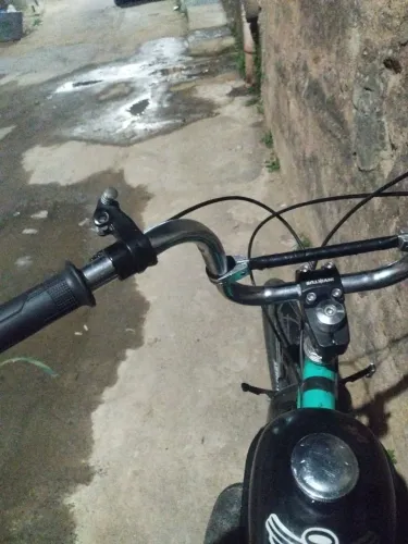 Vendo motorizada preço a negócia