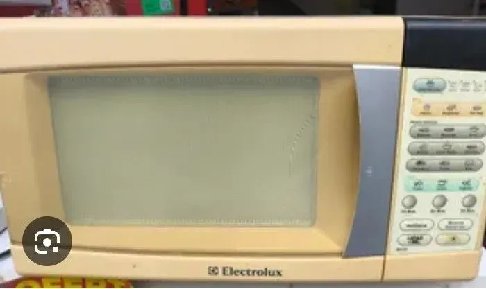 Microondas antigo quebra galho