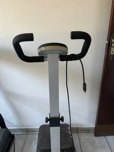 Plataforma vibratória para emagrecimento