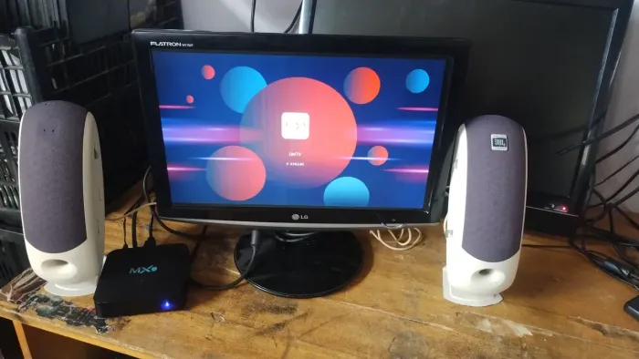 Monitor Pc com adaptador de tv 