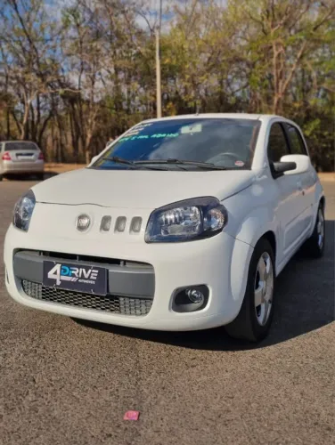Fiat Uno Vivace Celeb. 1.0 EVO F. Flex 8V 3P 2012