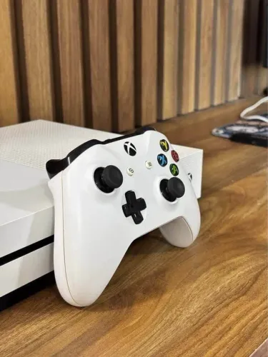 XBOX ONE S 1TB