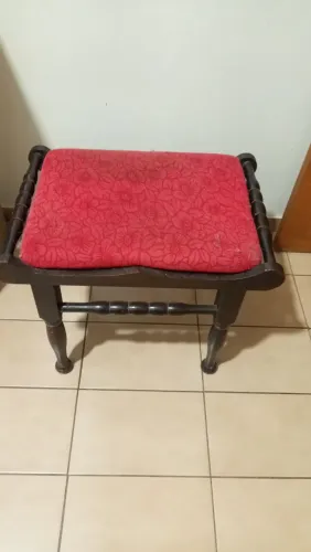 Banqueta Antiga Estilo Colonial mais de 60 anos para colocar espuma e higienizar o estof