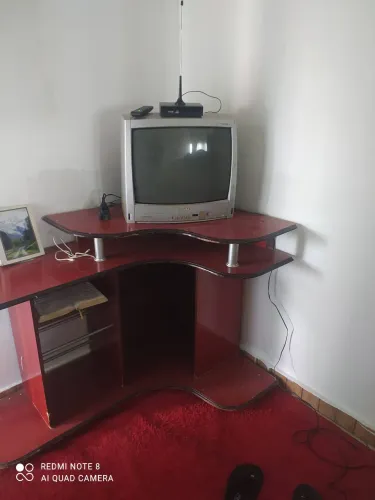Rack e televisão 