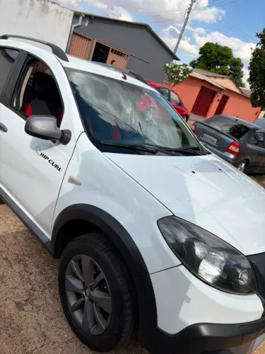 Renault Sandero Stepway Hi-f. R. Curl 1.6 16V 5P 2012