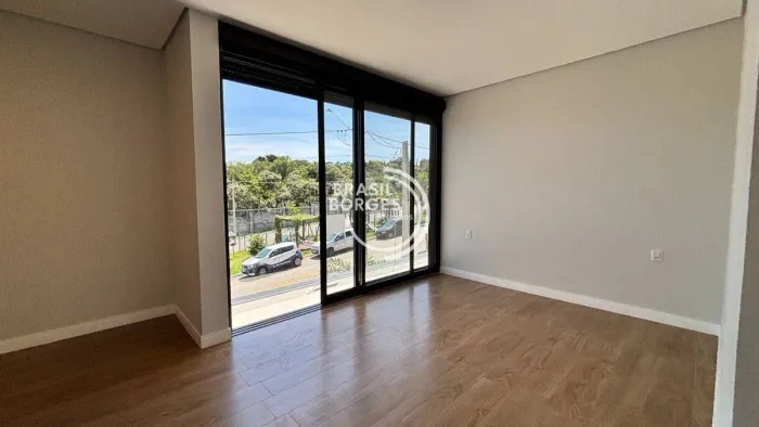 Casa com 200m² 3 Suítes, Escritório, 7 Vagas no Condomínio Bougainville  Sorocaba