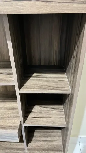 Vendo essa escrivaninha com menos de 1 ano de uso